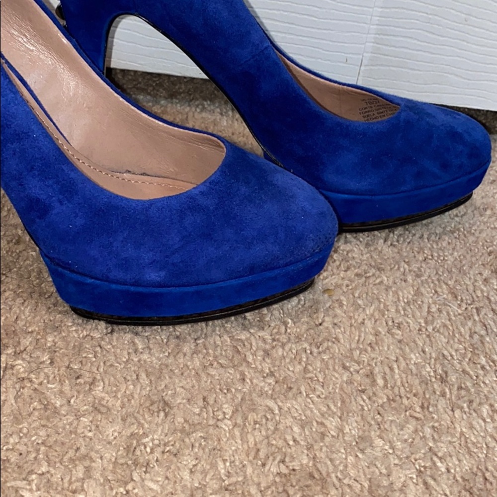 💙LAST CHANCE💙 Vince Camuto Blue Suede Heels // 7 - Picture 5 of 11